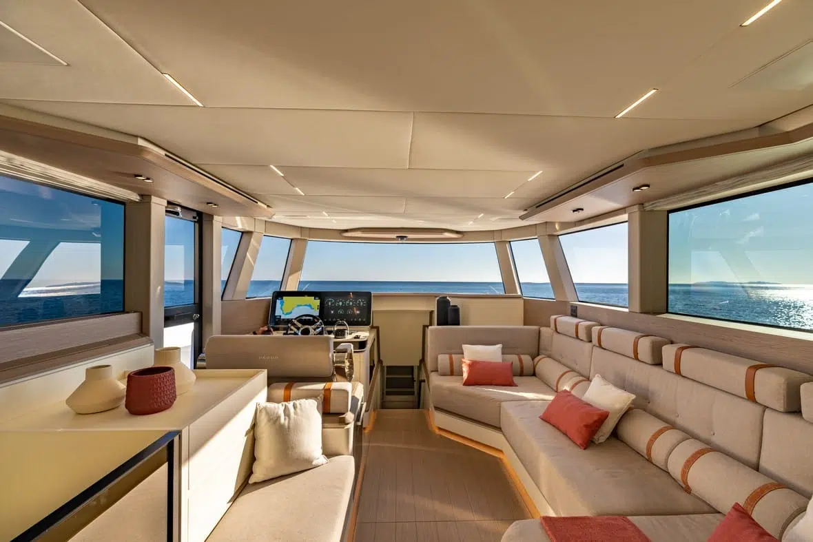 pardo-endurance-72-interior
