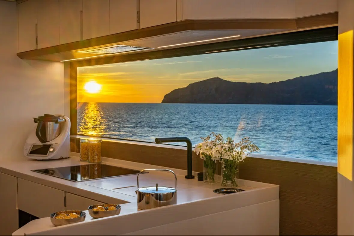 galley panoranic window