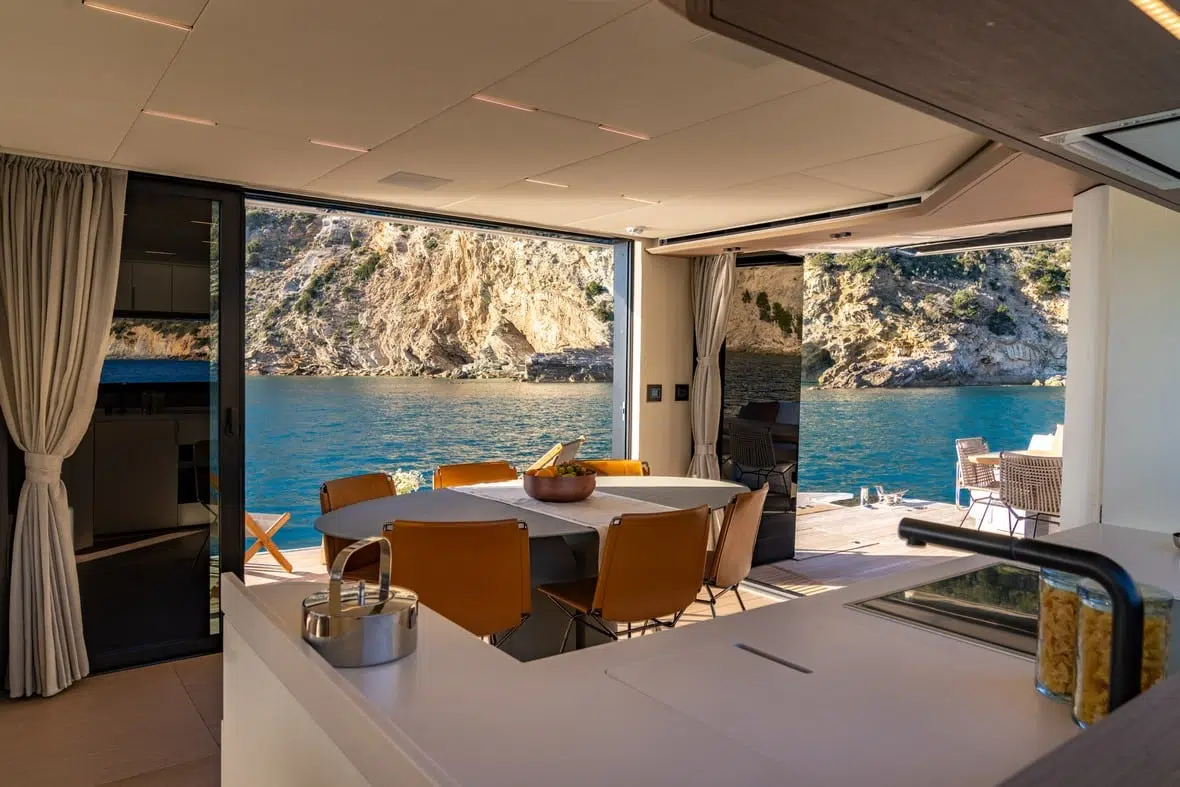 pardo-endurance-72-interior