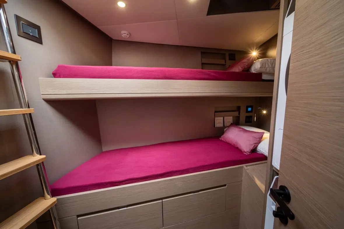 pardo-endurance-72-interior 2
