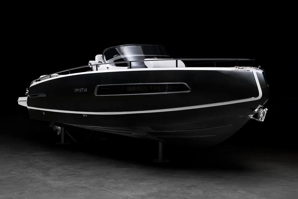 Invictus GT280 Carbon Look side view