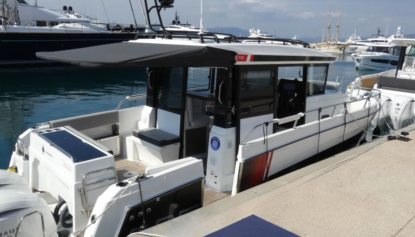 Merry fisher 895 at dock