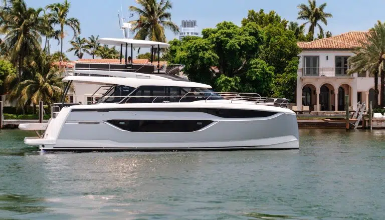 vídeo de avaliação do barco prestige m48