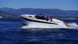 LUXIA 375 MONACO: one hundred miles aboard an incredible sport coupé