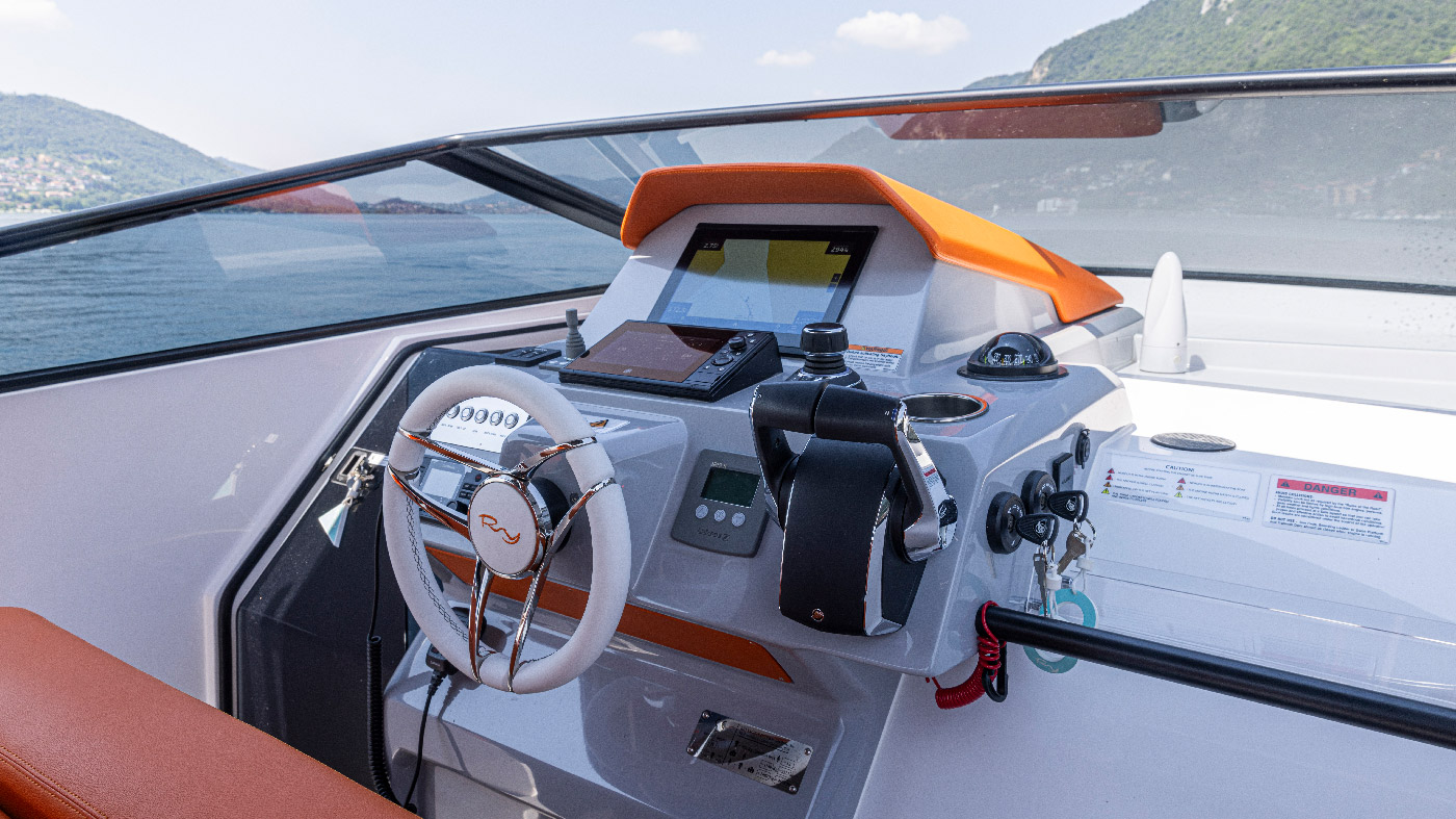 rio-yachts-daytona-35-console