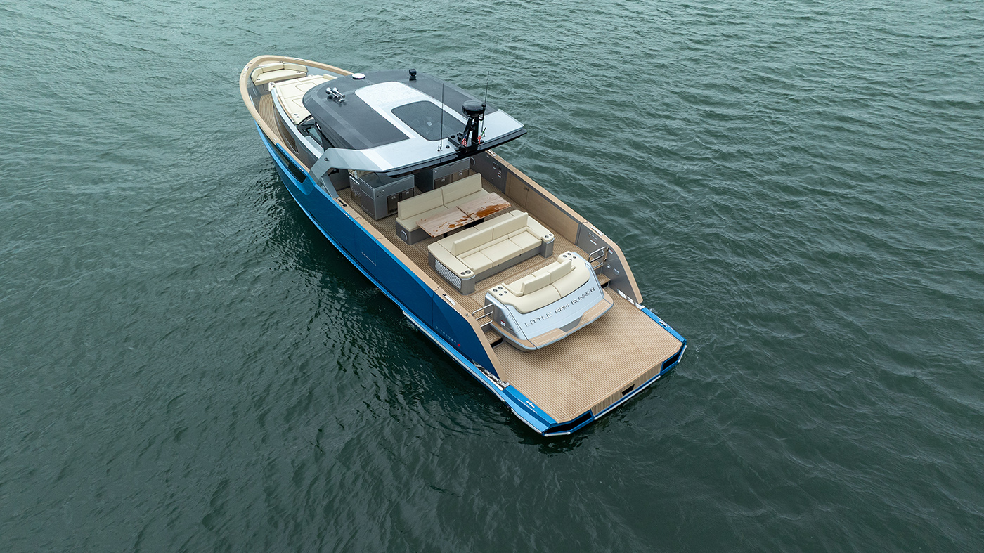 C-Tender 55S-stern view