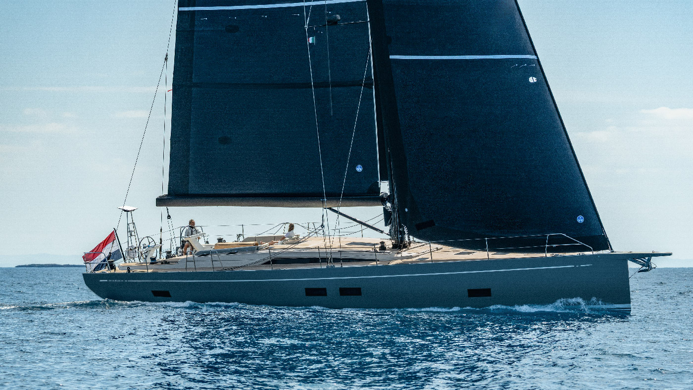 Grand-Soleil-Plus-65-Performance-Seitenansicht