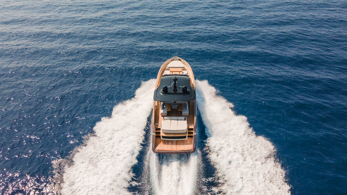 invictus-yacht