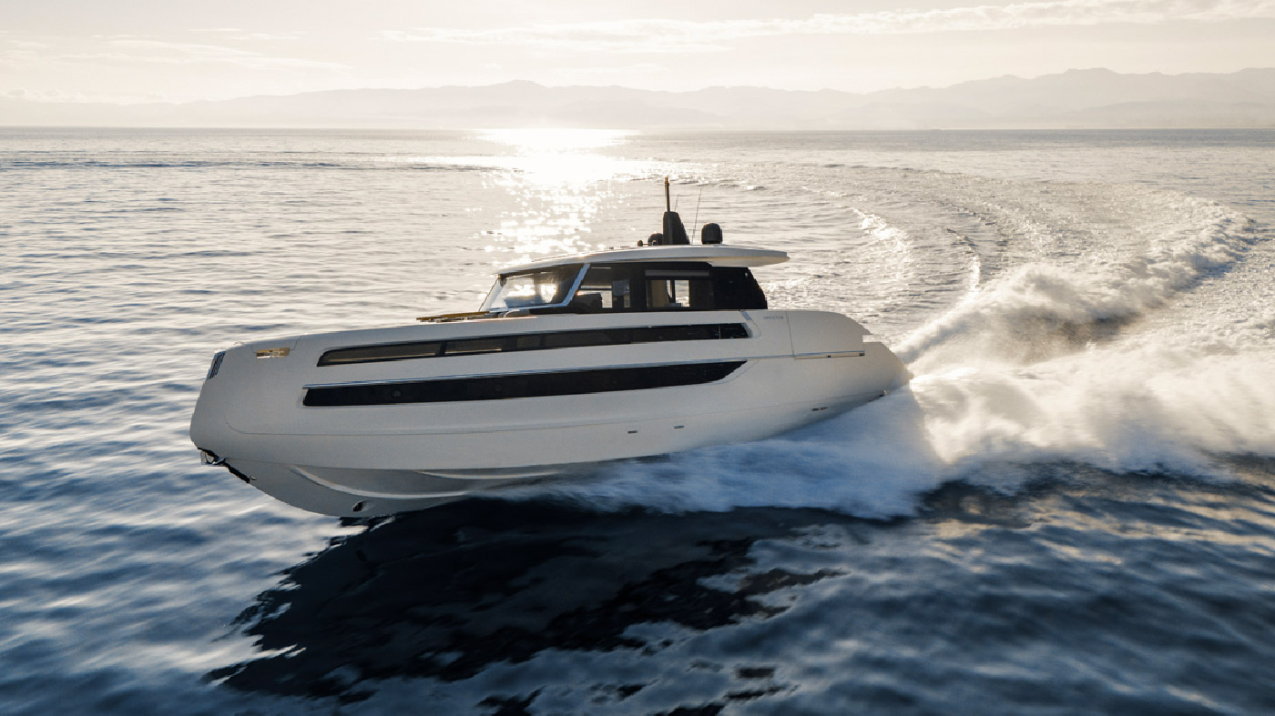 invictus-yacht-world-premieres