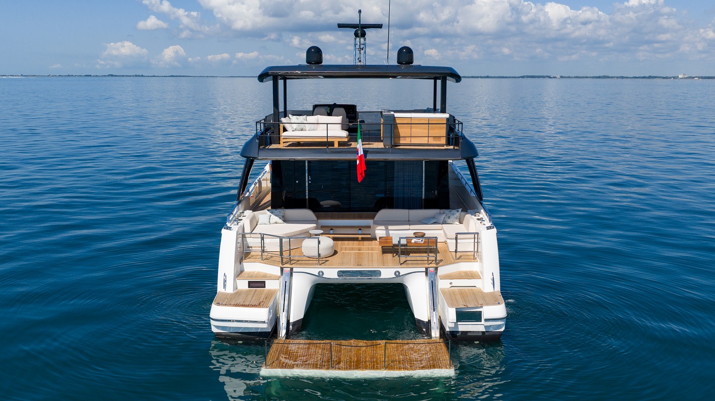 Prestige M7 stern
