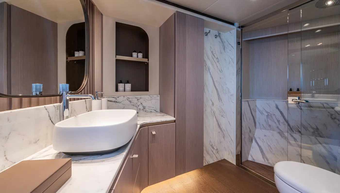 navetta 62 bathroom