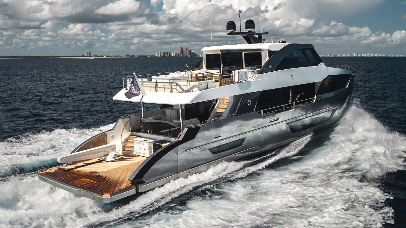 ocean-alexander-28E-stern