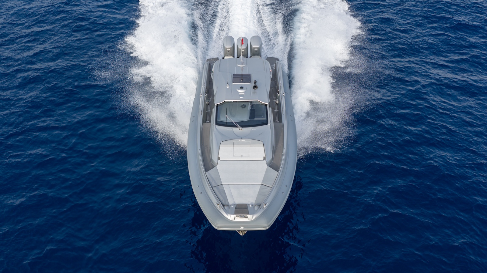 Zona de proa de la Mar.Co 44 Emotion