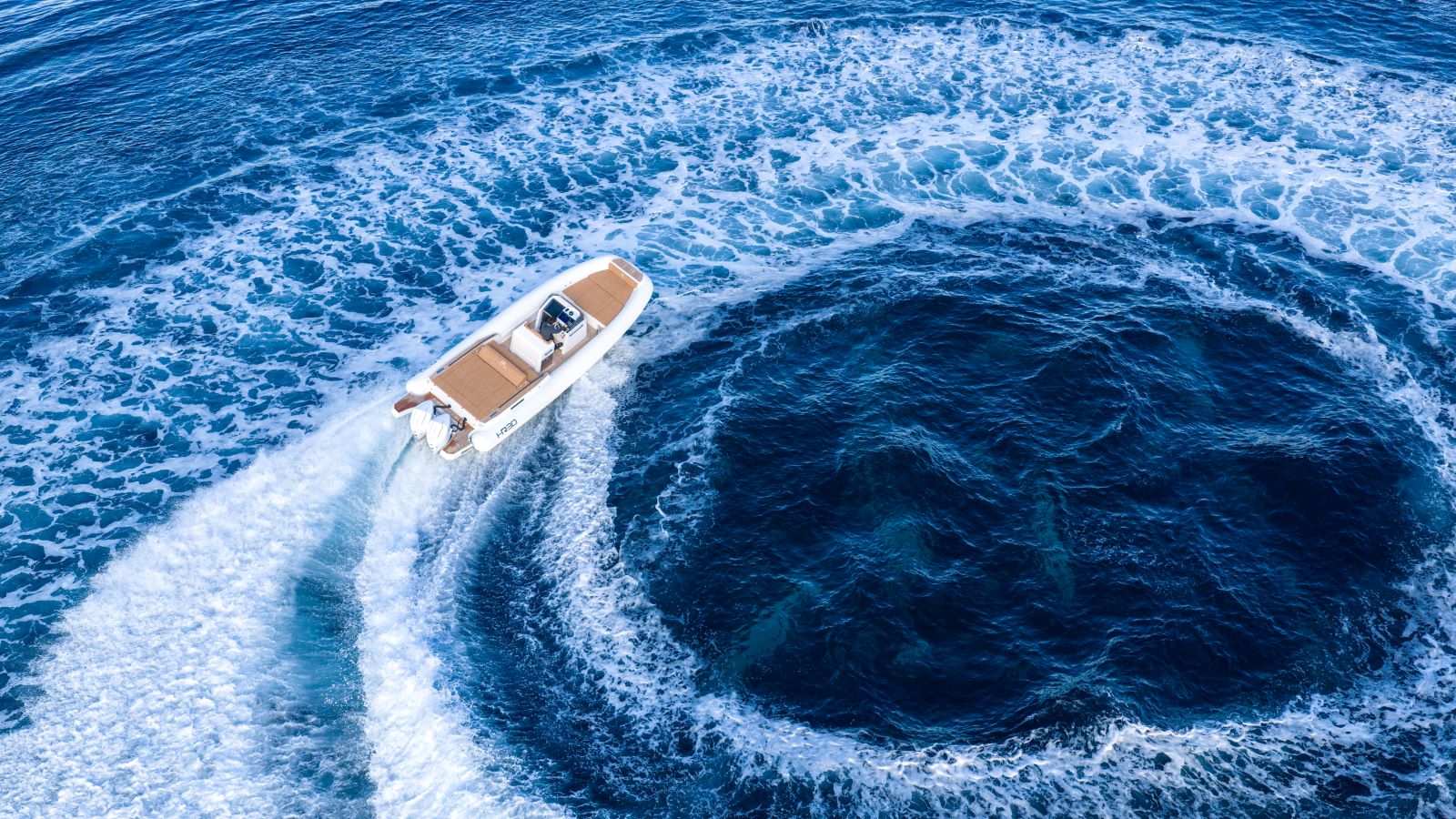 Halma RIB HR 30 turning Halma RIB HR 30 turning