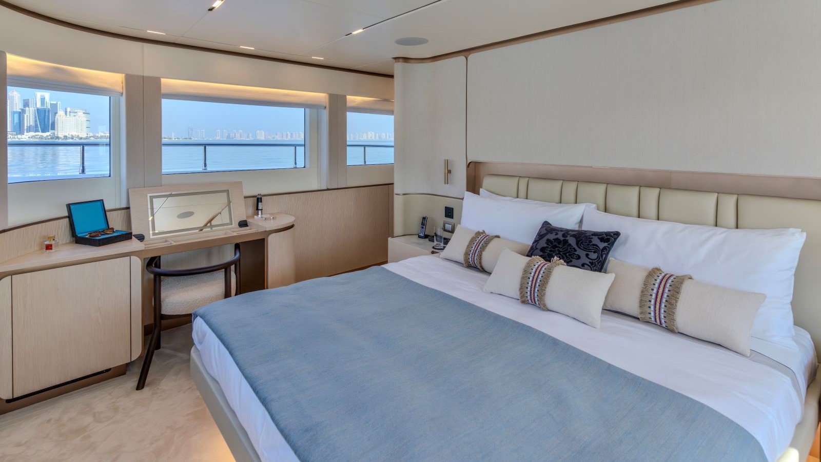 master cabin nomad 101(1) master cabin nomad 101(1)