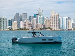 Die neue Pardo 43R feiert ihre Premiere auf der Miami International Boat Show 2026