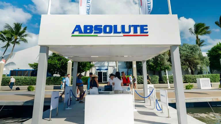 absolute yachts palm beach boat show photo