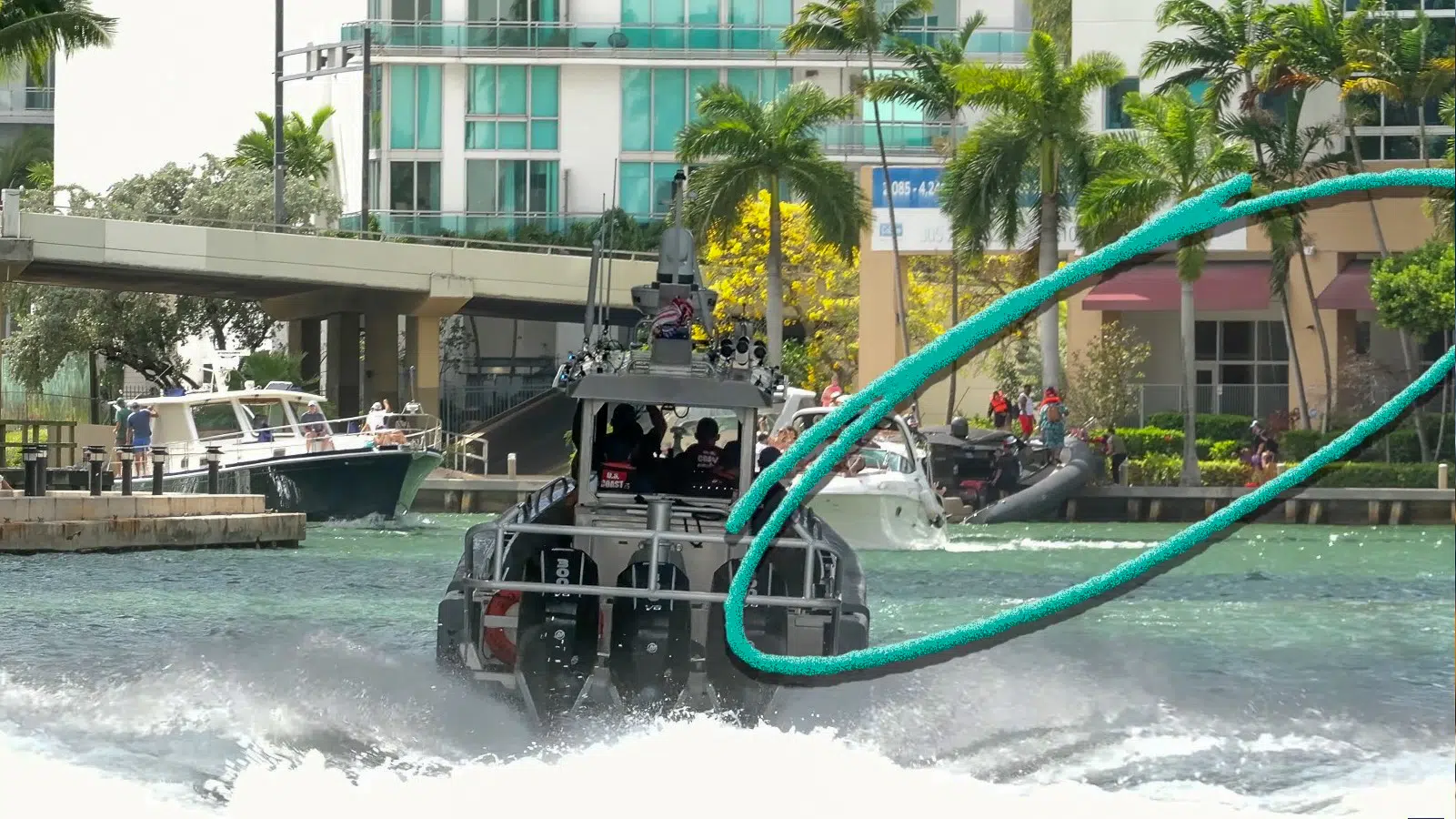 Anvera parcialmente afundado no rio Miami circulado