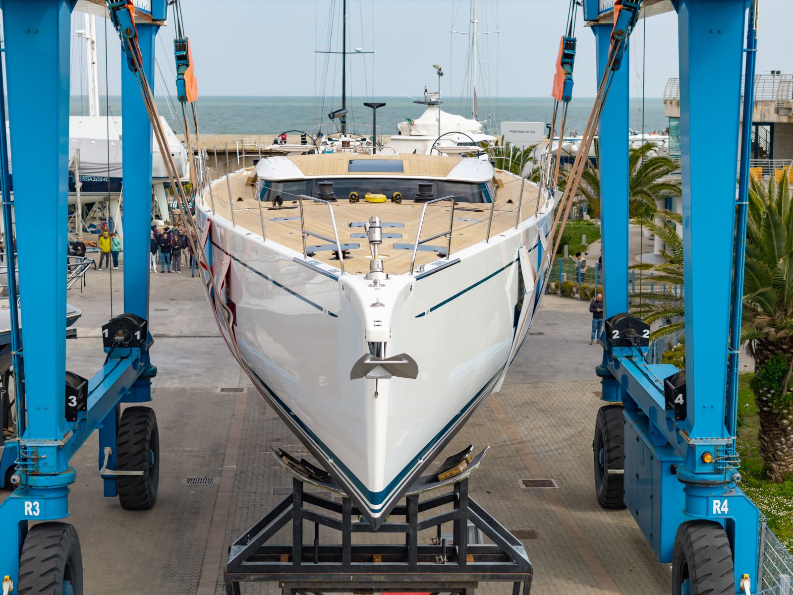 GS Plus 80 Langsscheeps boegbeeld GS Plus 80 Langsscheeps boegbeeld