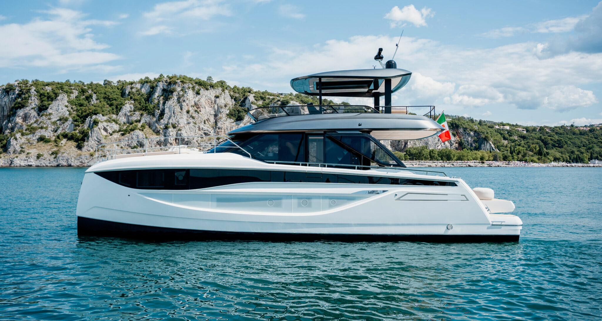 PRESTIGE M7 EXTERIOR