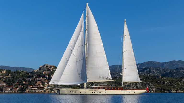 Superyate Simena