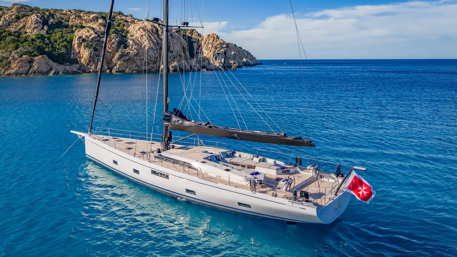 Grand Soleil Plus 80 LC ancorado