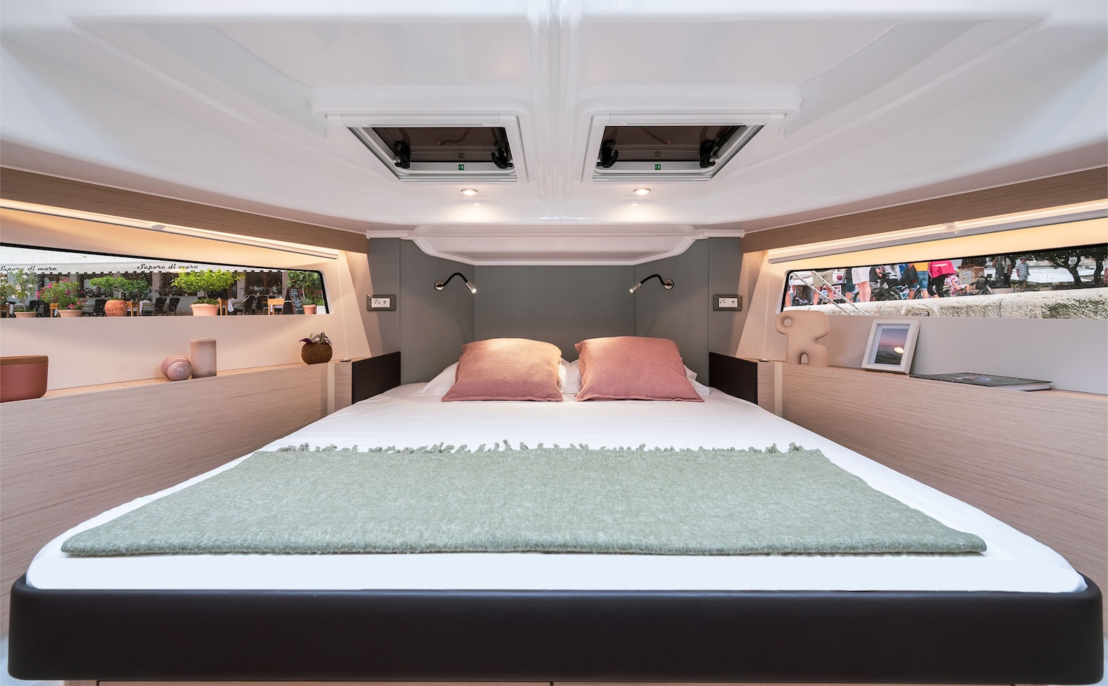 Delphia 11 Flylounge master cabin Delphia 11 Flylounge master cabin