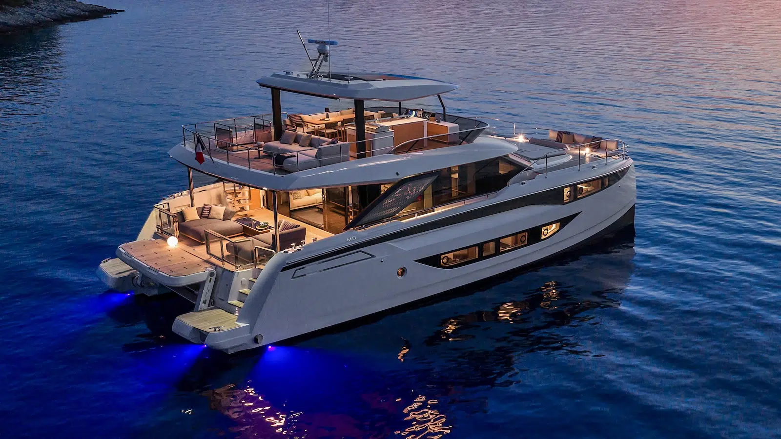 PRESTIGE M8 EVO SEA TRIAL STILL