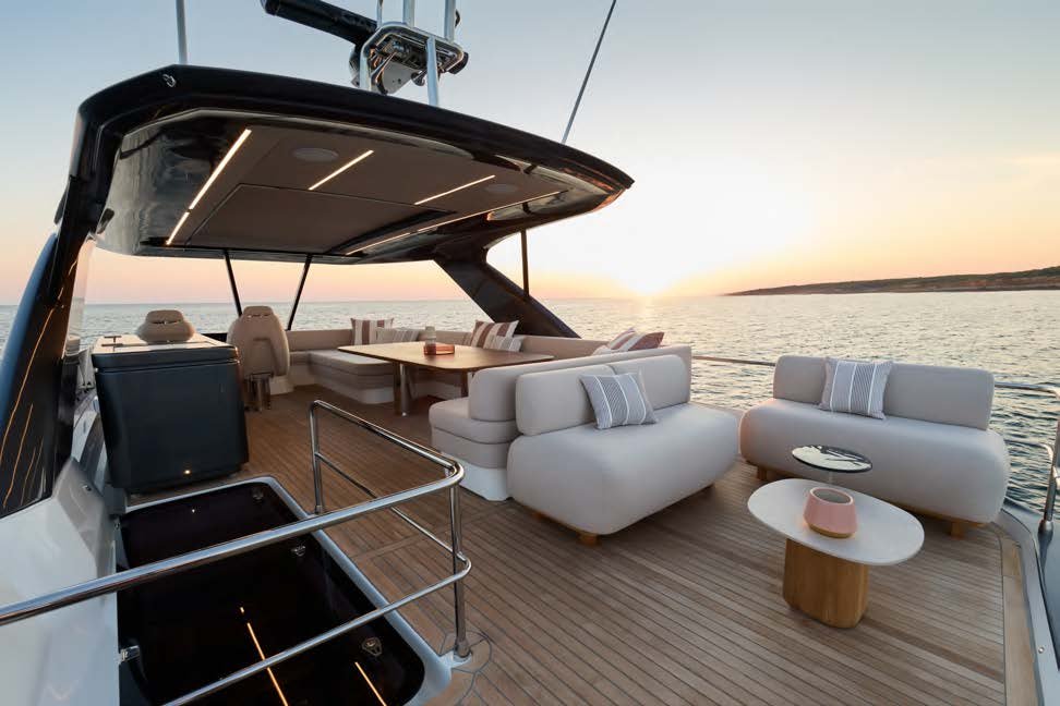 prestige-f67 flybridge