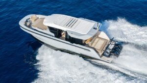 Marcopolo MP12: Sea Trial Video of the Ultimate Adventure Yacht