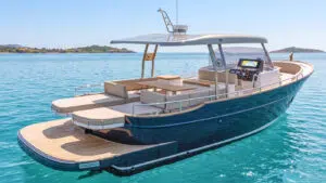 SASGA Menorquín 36 Open, la embarcación de día mediterránea que redefine la vida a bordo