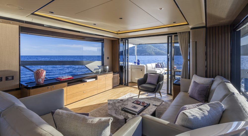 ABSOLUTE NAVETTA 75 interiors 6