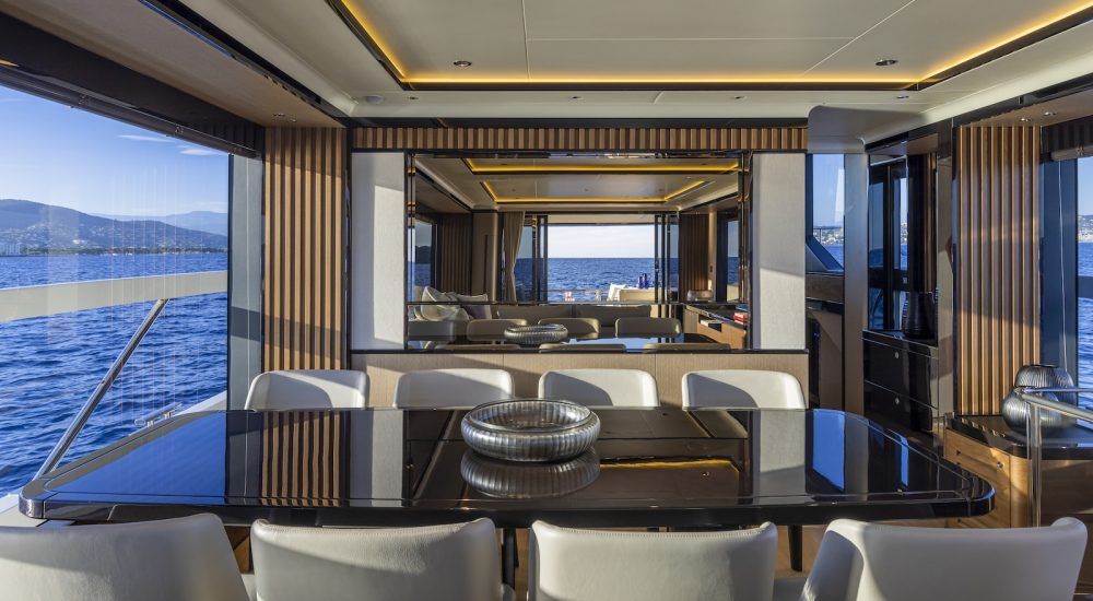 ABSOLUTE NAVETTA 75 interiors 7